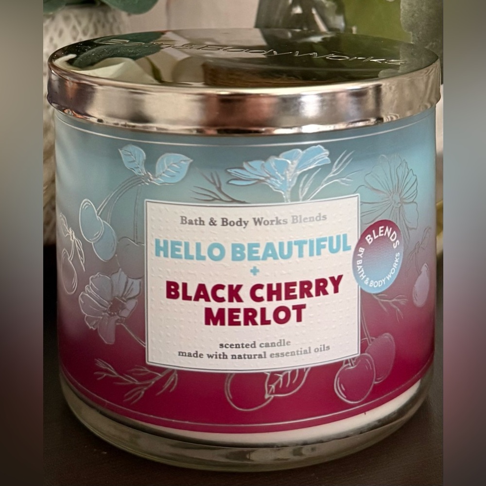 🆕🍷 BATH & BODY WORKS “HELLO BEAUTIFUL & BLACK CHERRY MERLOT” 3-WICK CANDLE. NEW